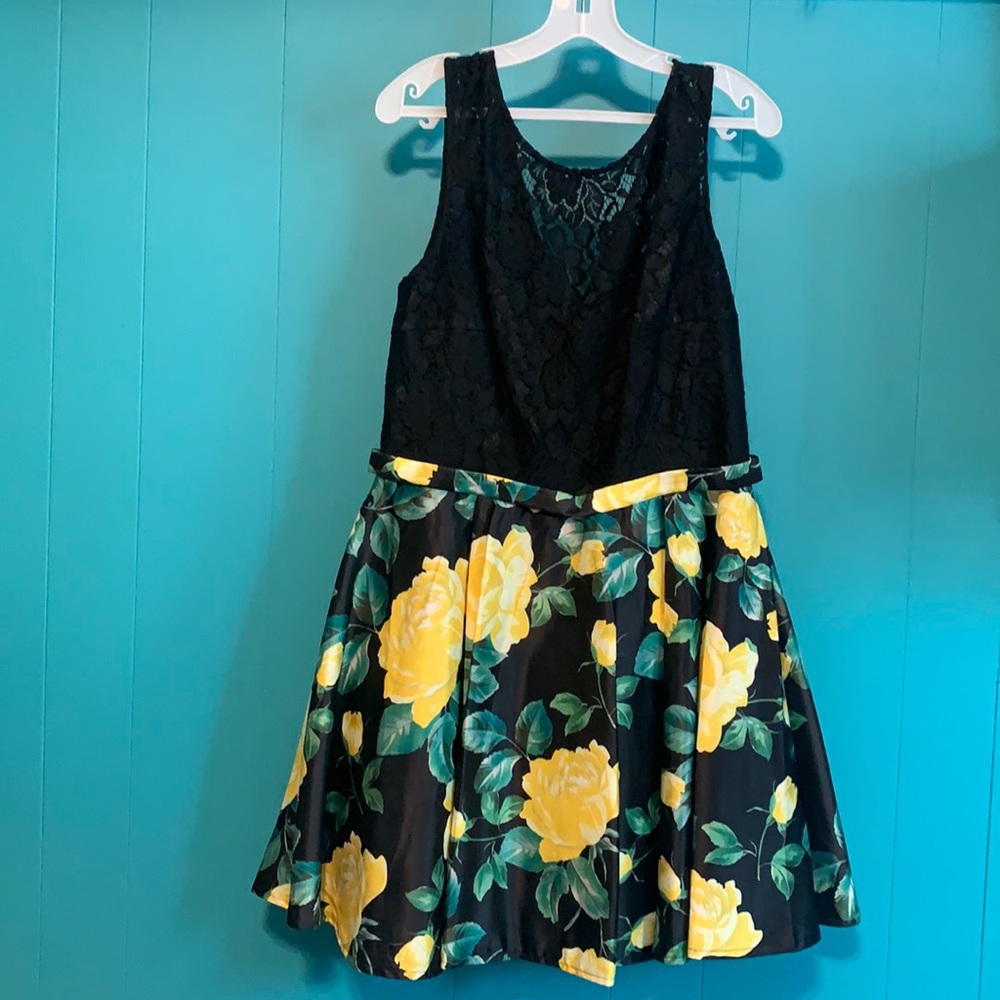 Dancing Queen Short Homecoming Dress Yellow Floral and Black Lace